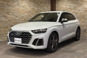 アウディSQ5