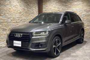 アウディ Q7